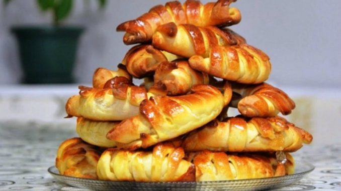 rogaliki-z-povidlom-do-chayu